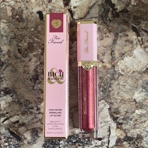 Too faced rich dazzling lip gloss